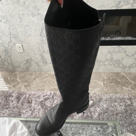 Women’s Gucci boots - Picture 2 of 4
